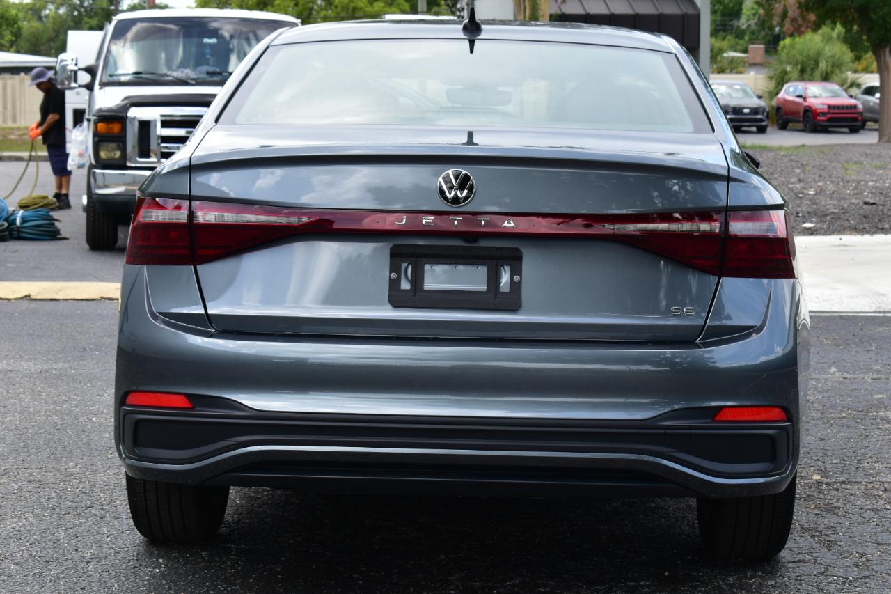 Volkswagen Jetta SE Auto 2025