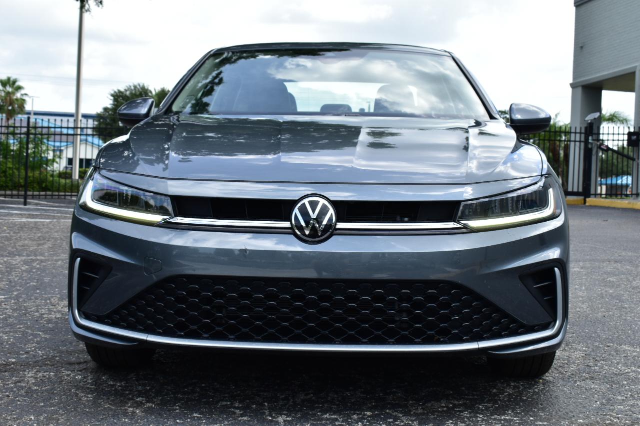 Volkswagen Jetta SE Auto 2025