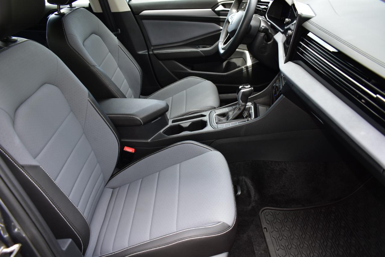 Volkswagen Jetta SE Auto 2025