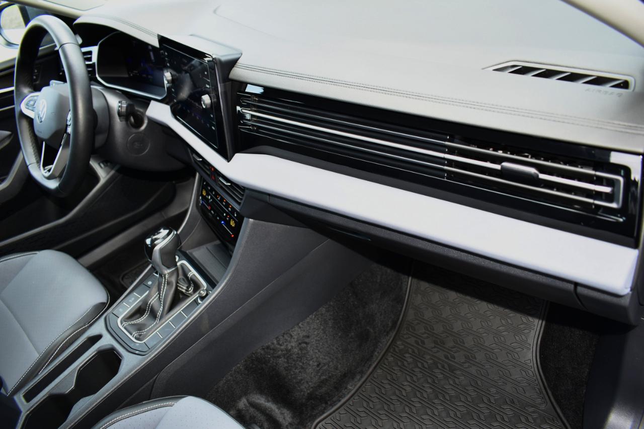 Volkswagen Jetta SE Auto 2025