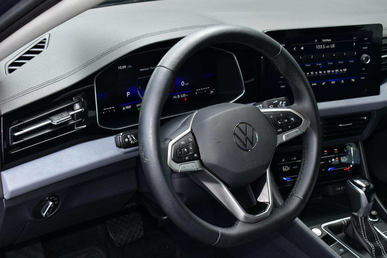 Volkswagen Jetta SE Auto 2025