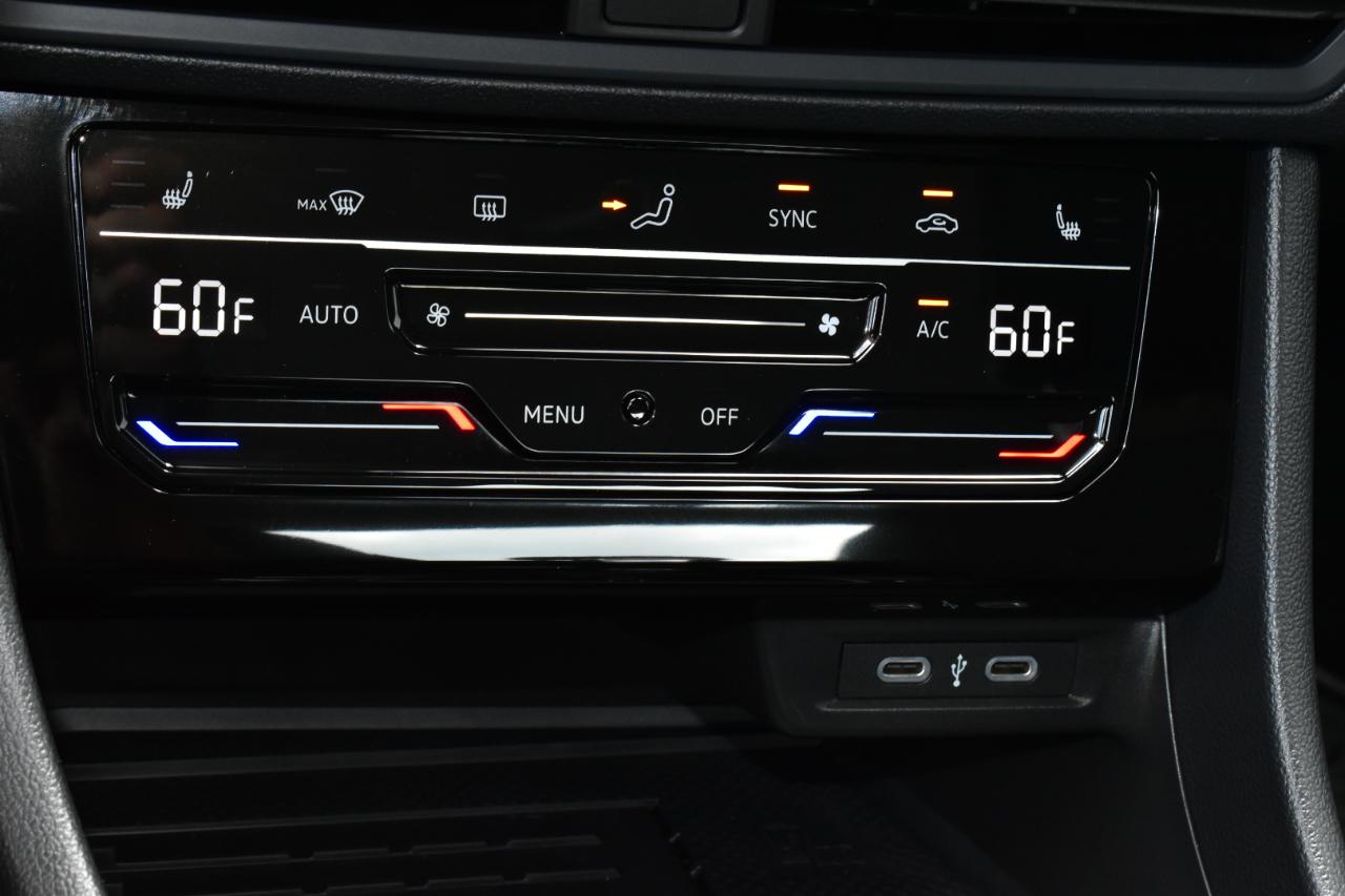Volkswagen Jetta SE Auto 2025