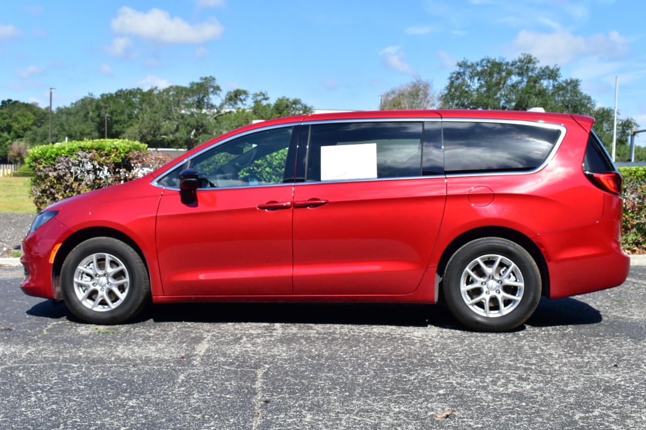 Chrysler Voyager LX FWD 2025