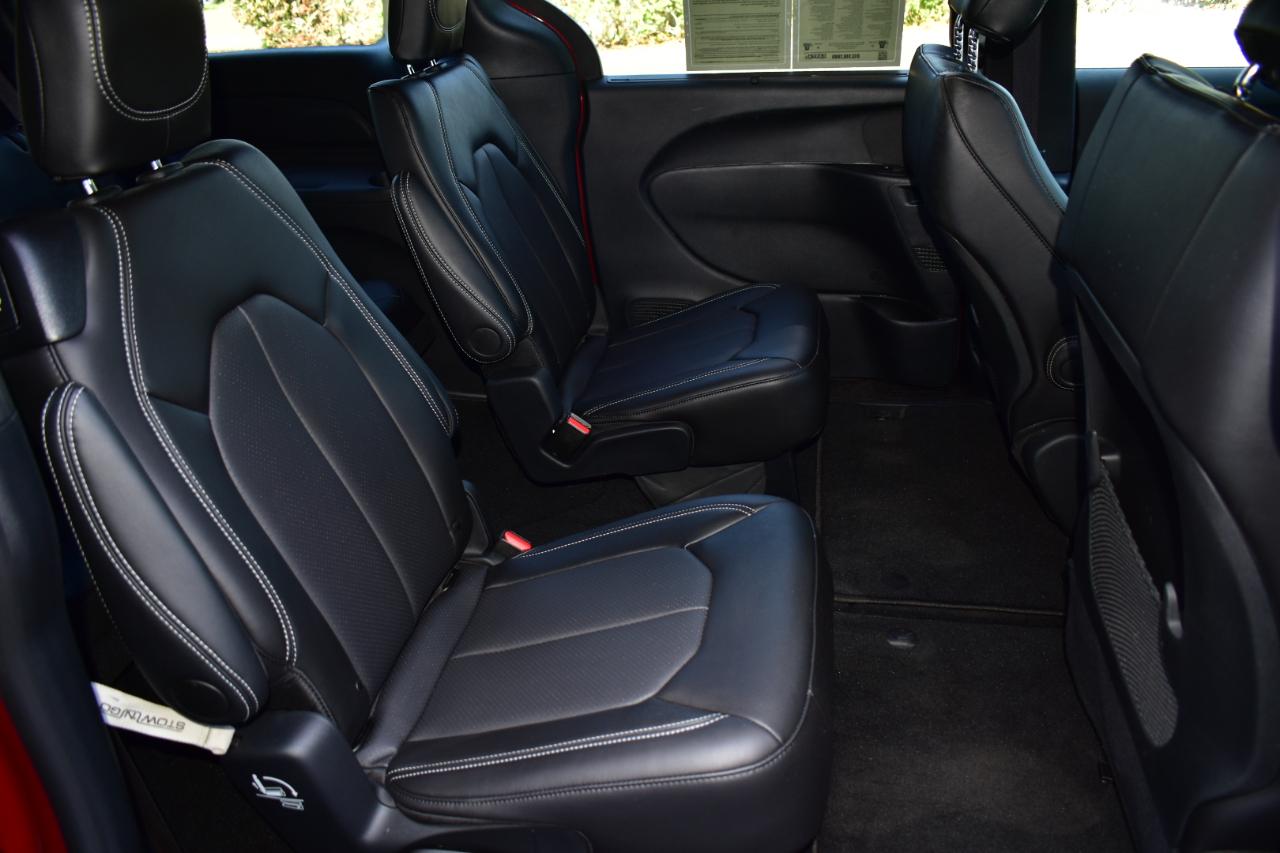 Chrysler Voyager LX FWD 2025
