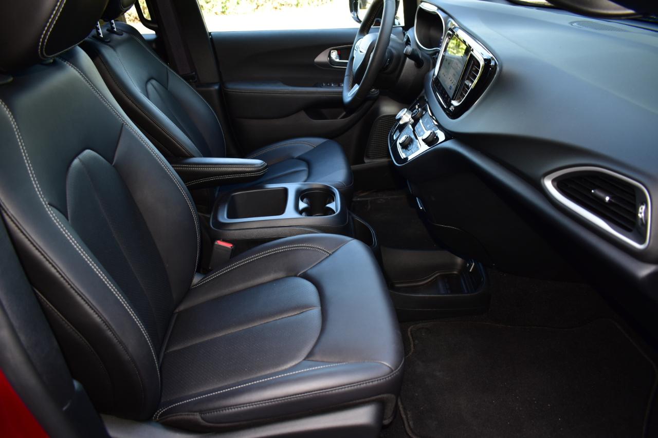 Chrysler Voyager LX FWD 2025