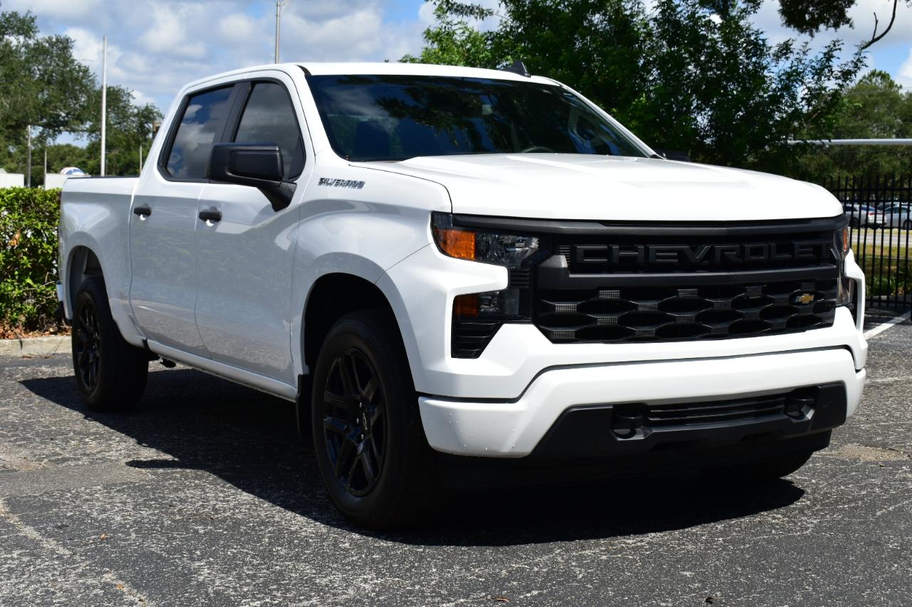 Chevrolet Silverado 1500 2WD Crew Cab 147" Custom 2023