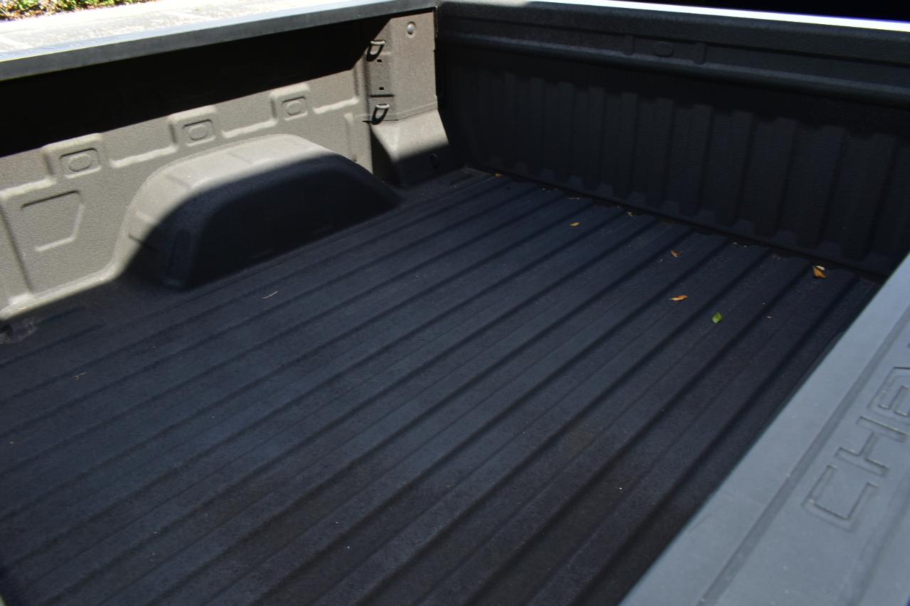Chevrolet Silverado 1500 2WD Crew Cab 147" Custom 2023