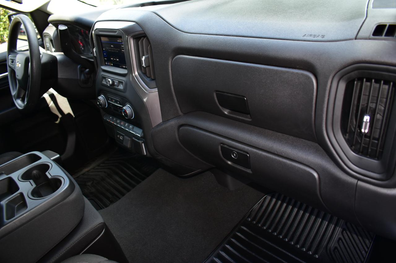 Chevrolet Silverado 1500 2WD Crew Cab 147" Custom 2023