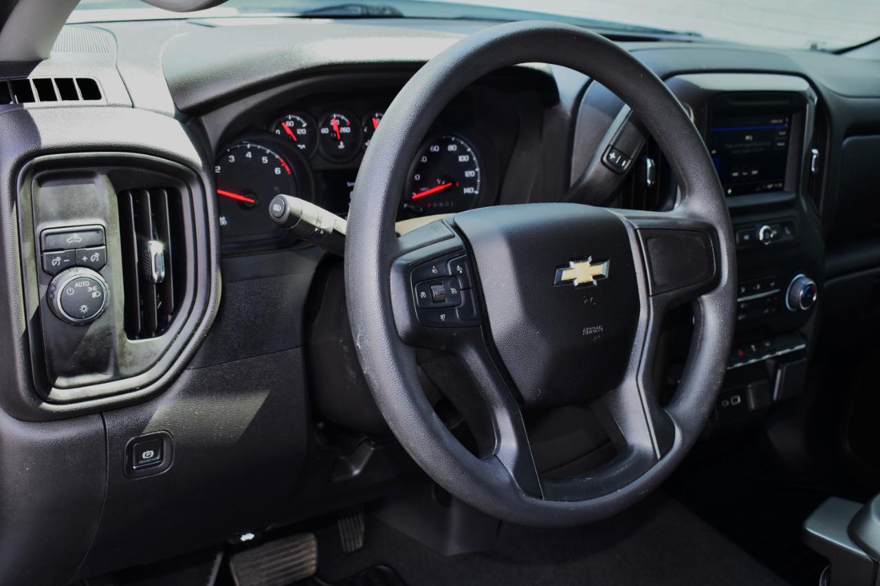 Chevrolet Silverado 1500 2WD Crew Cab 147" Custom 2023