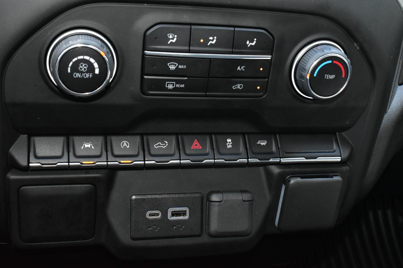 Chevrolet Silverado 1500 2WD Crew Cab 147" Custom 2023