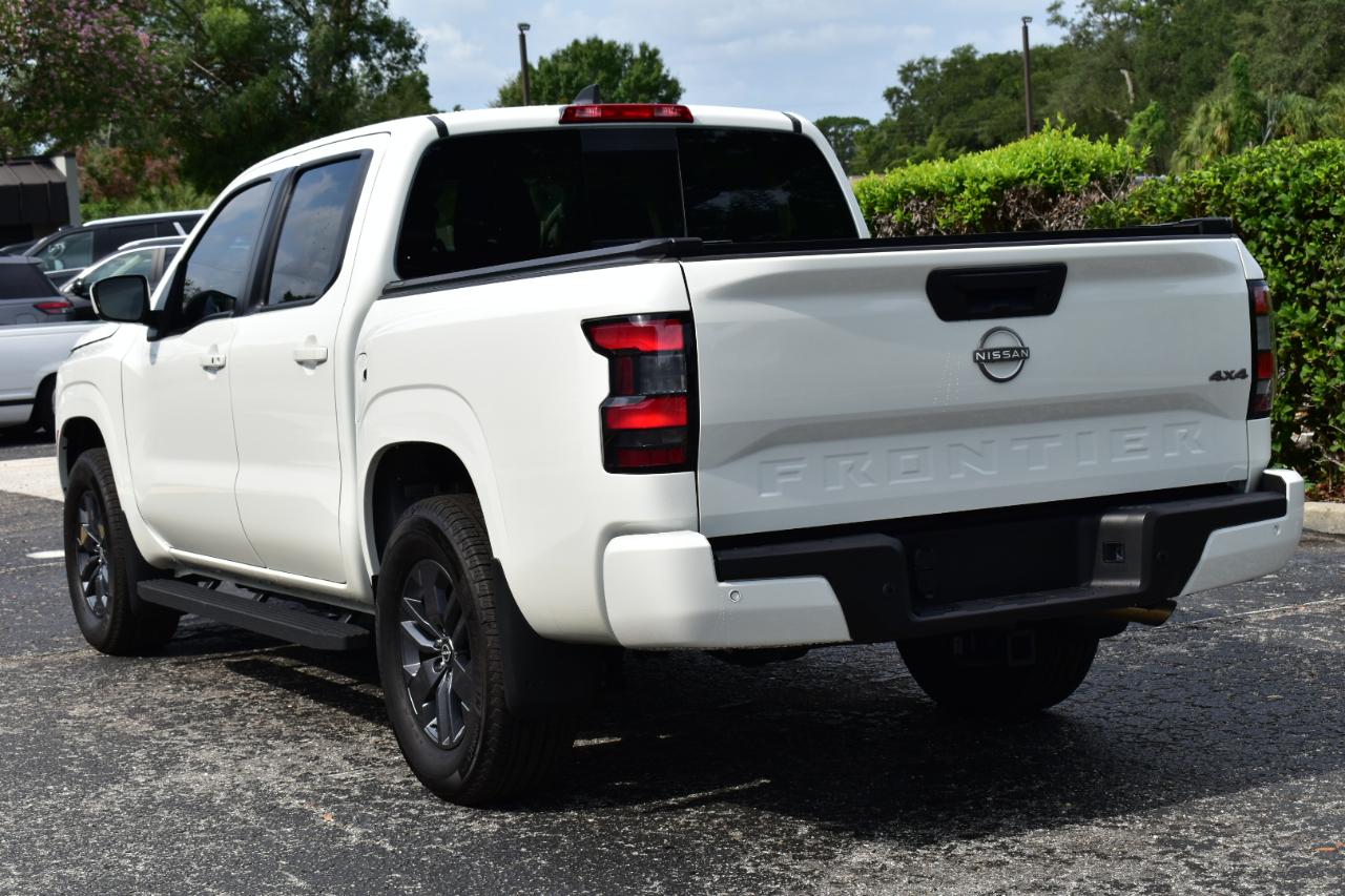 Nissan Frontier Crew Cab 4x4 SV 2025