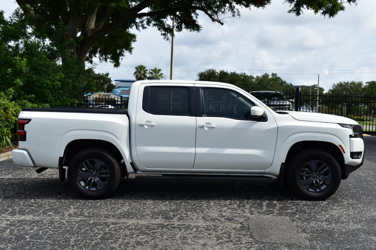 Nissan Frontier Crew Cab 4x4 SV 2025