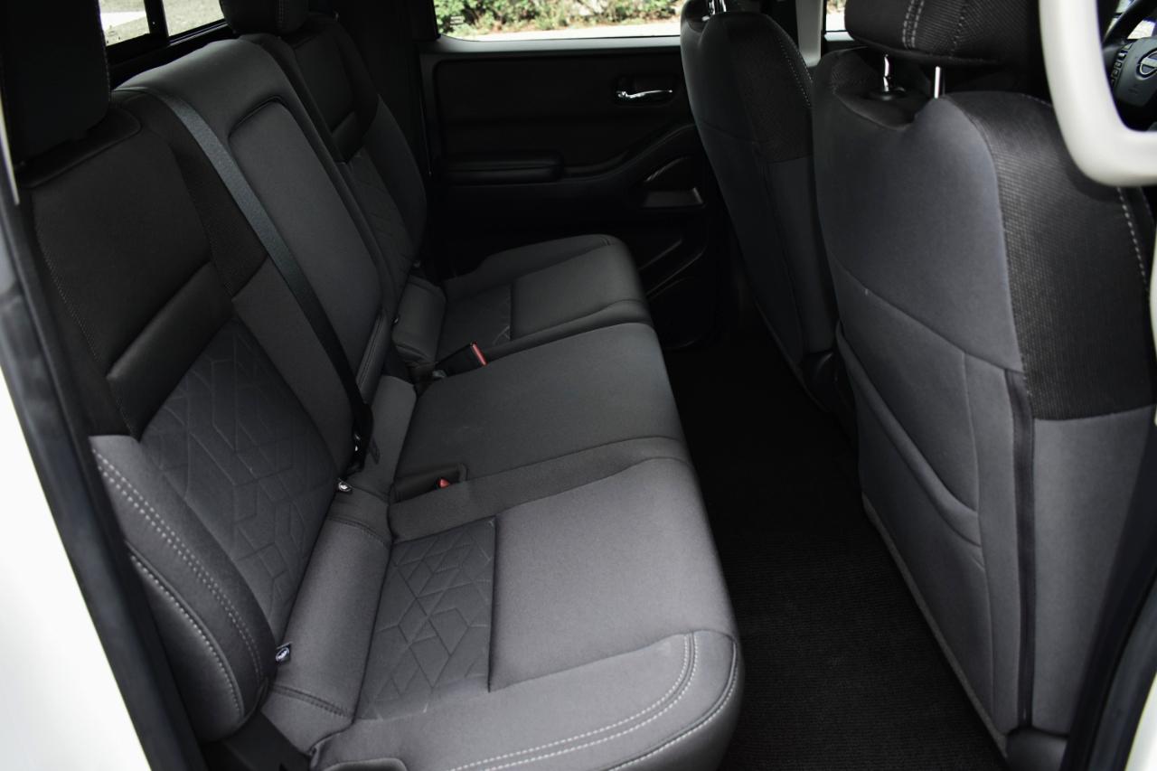 Nissan Frontier Crew Cab 4x4 SV 2025
