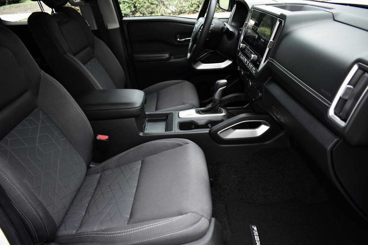 Nissan Frontier Crew Cab 4x4 SV 2025