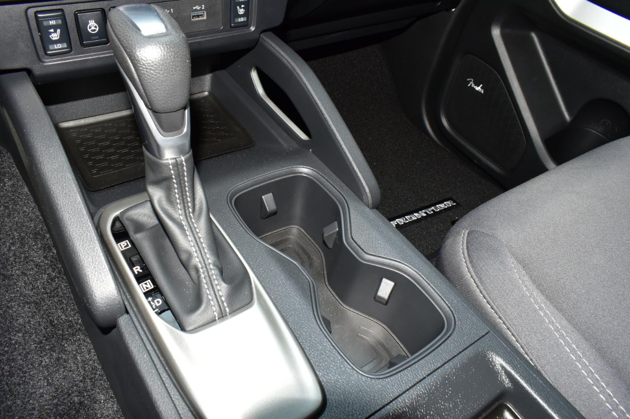 Nissan Frontier Crew Cab 4x4 SV 2025