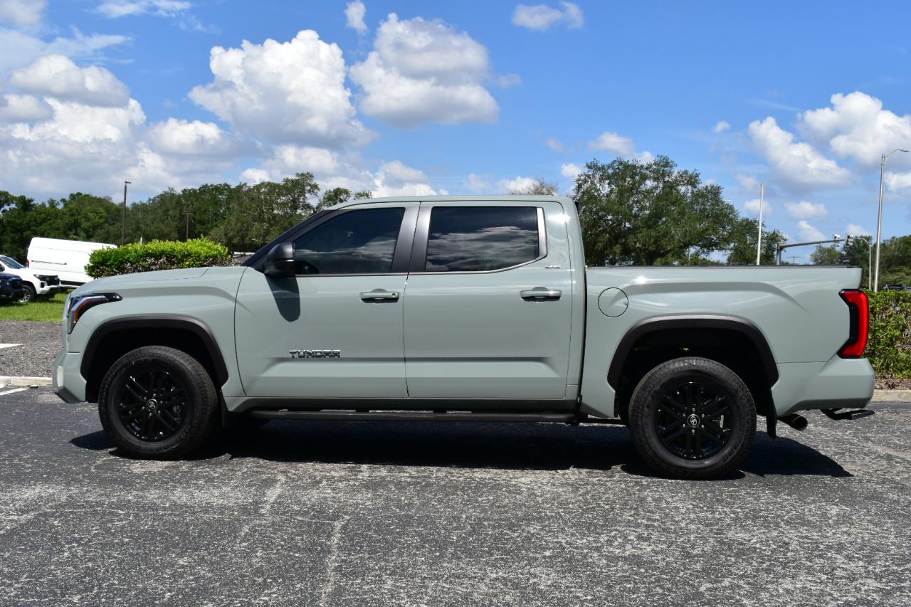 Toyota Tundra SR5 Crew Max 4WD 2026