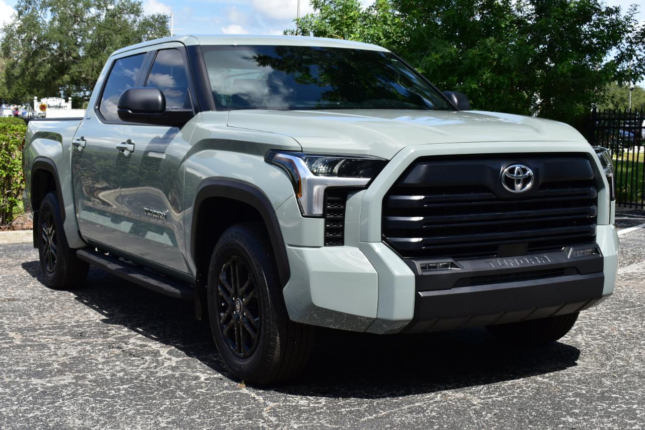 Toyota Tundra SR5 Crew Max 4WD 2026
