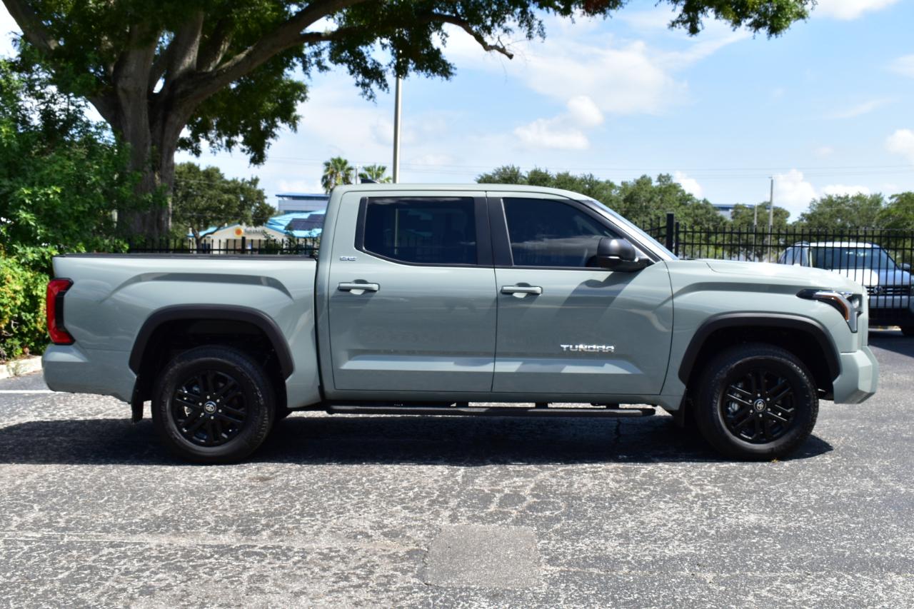 Toyota Tundra SR5 Crew Max 4WD 2026