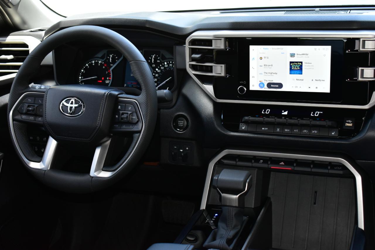 Toyota Tundra SR5 Crew Max 4WD 2026