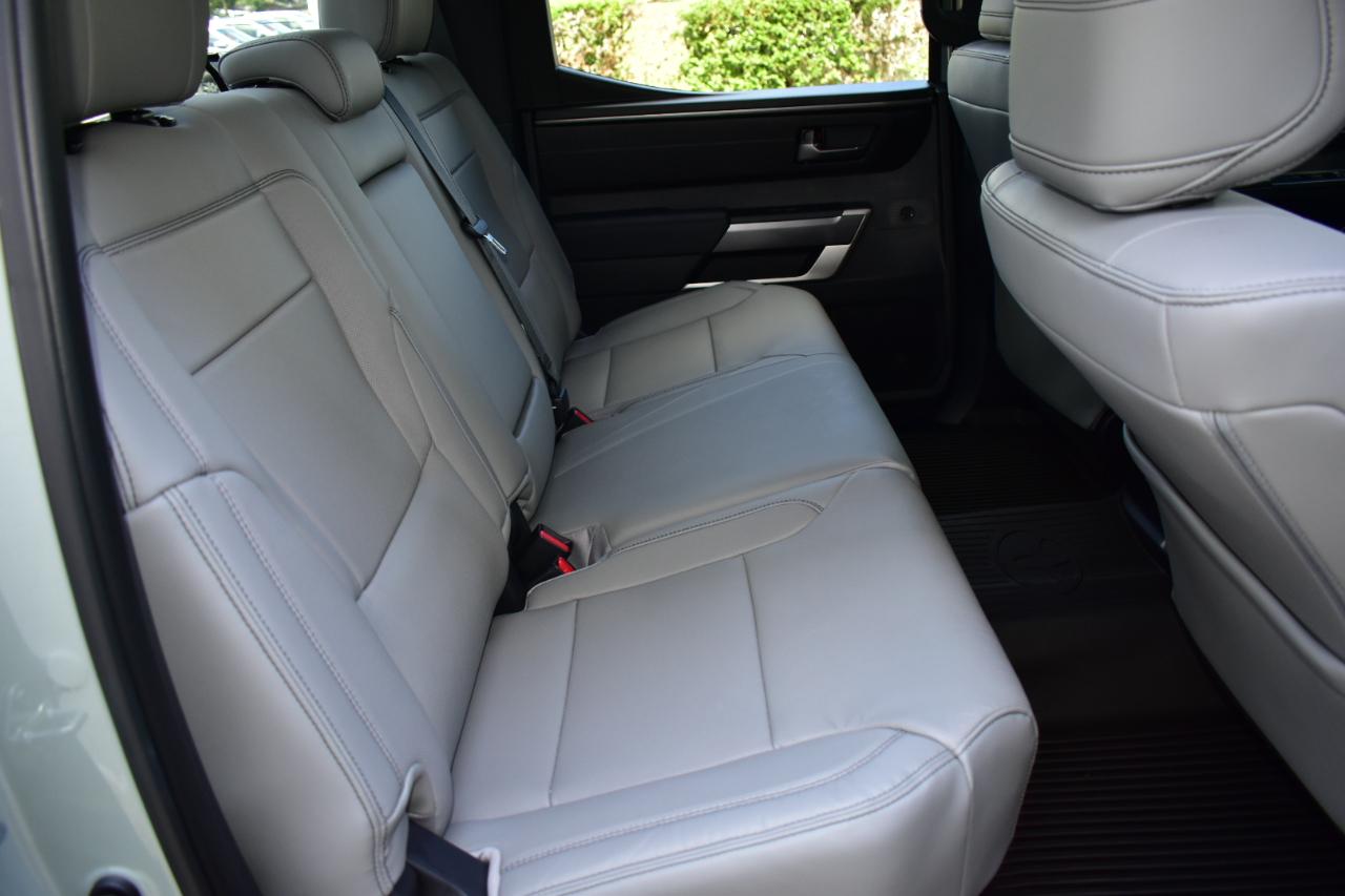 Toyota Tundra SR5 Crew Max 4WD 2026