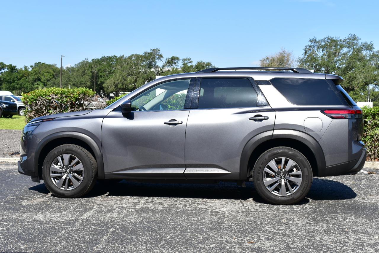 Nissan Pathfinder SV 2WD 2024