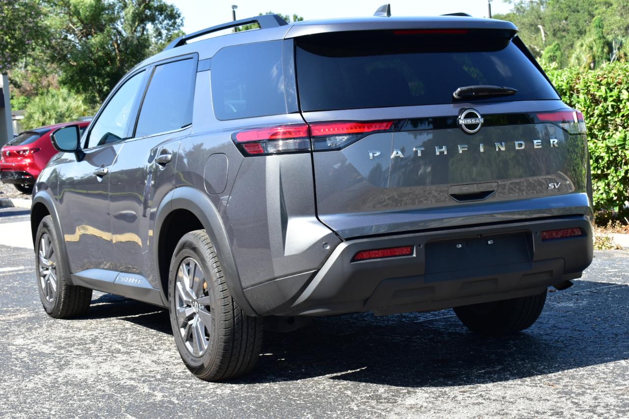 Nissan Pathfinder SV 2WD 2024