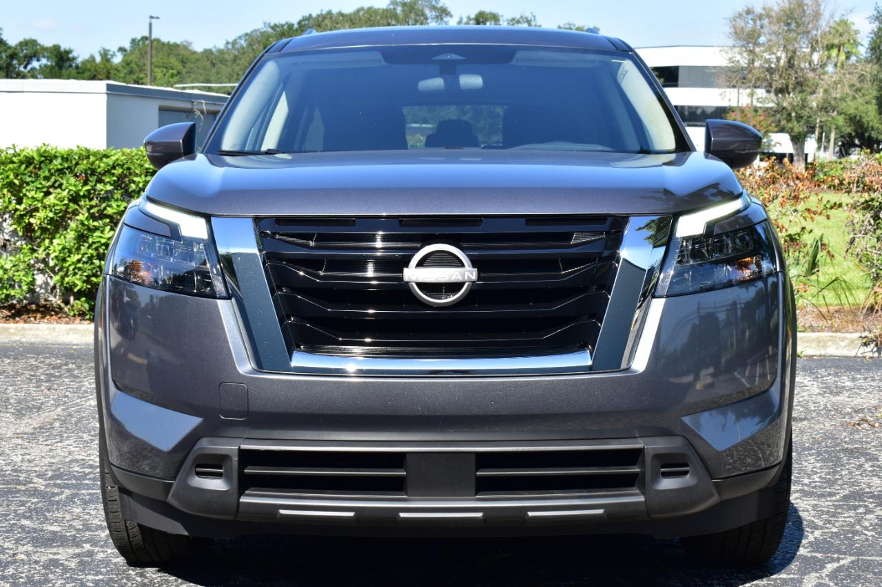 Nissan Pathfinder SV 2WD 2024
