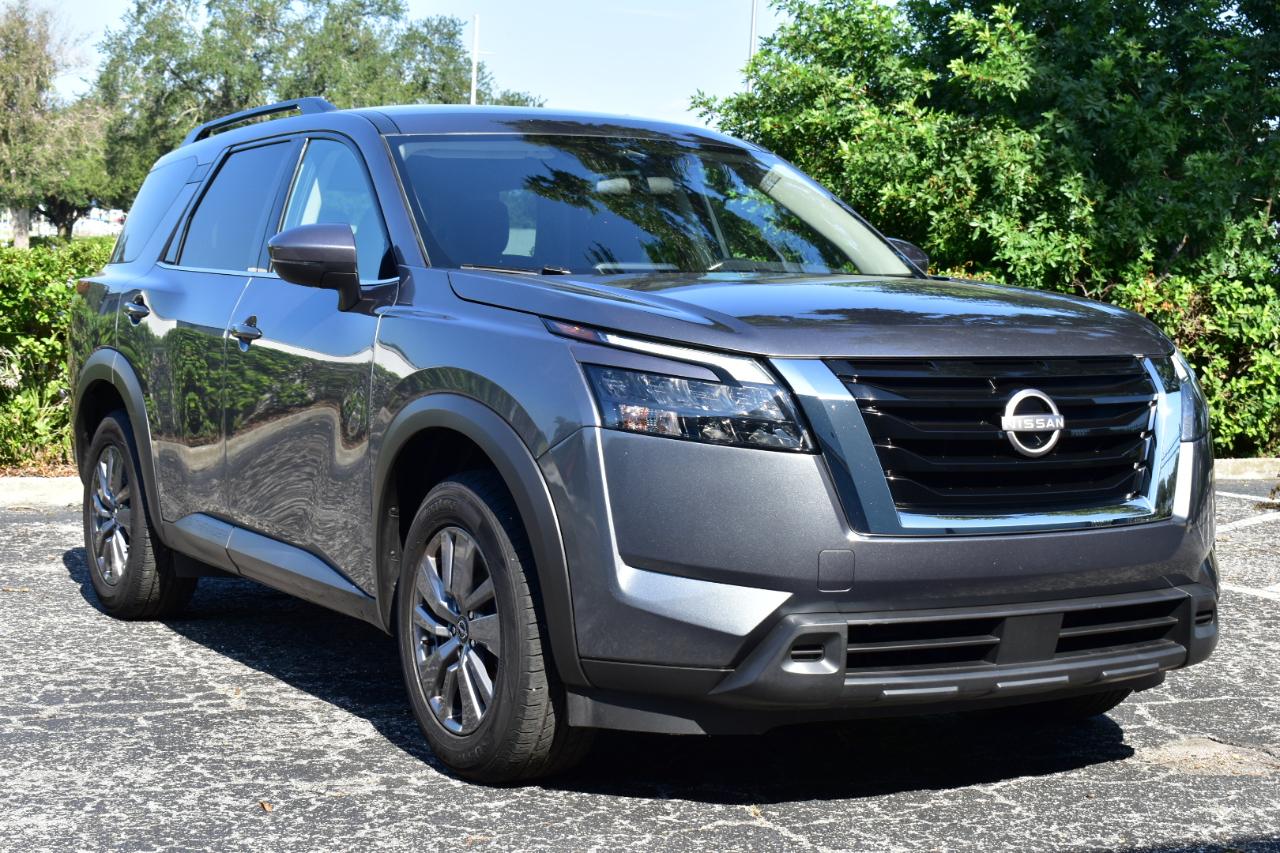 Nissan Pathfinder SV 2WD 2024
