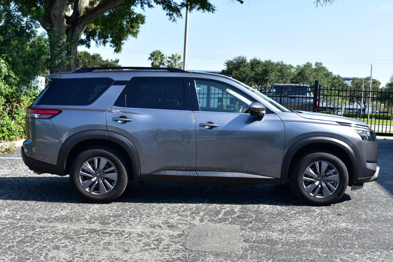 Nissan Pathfinder SV 2WD 2024
