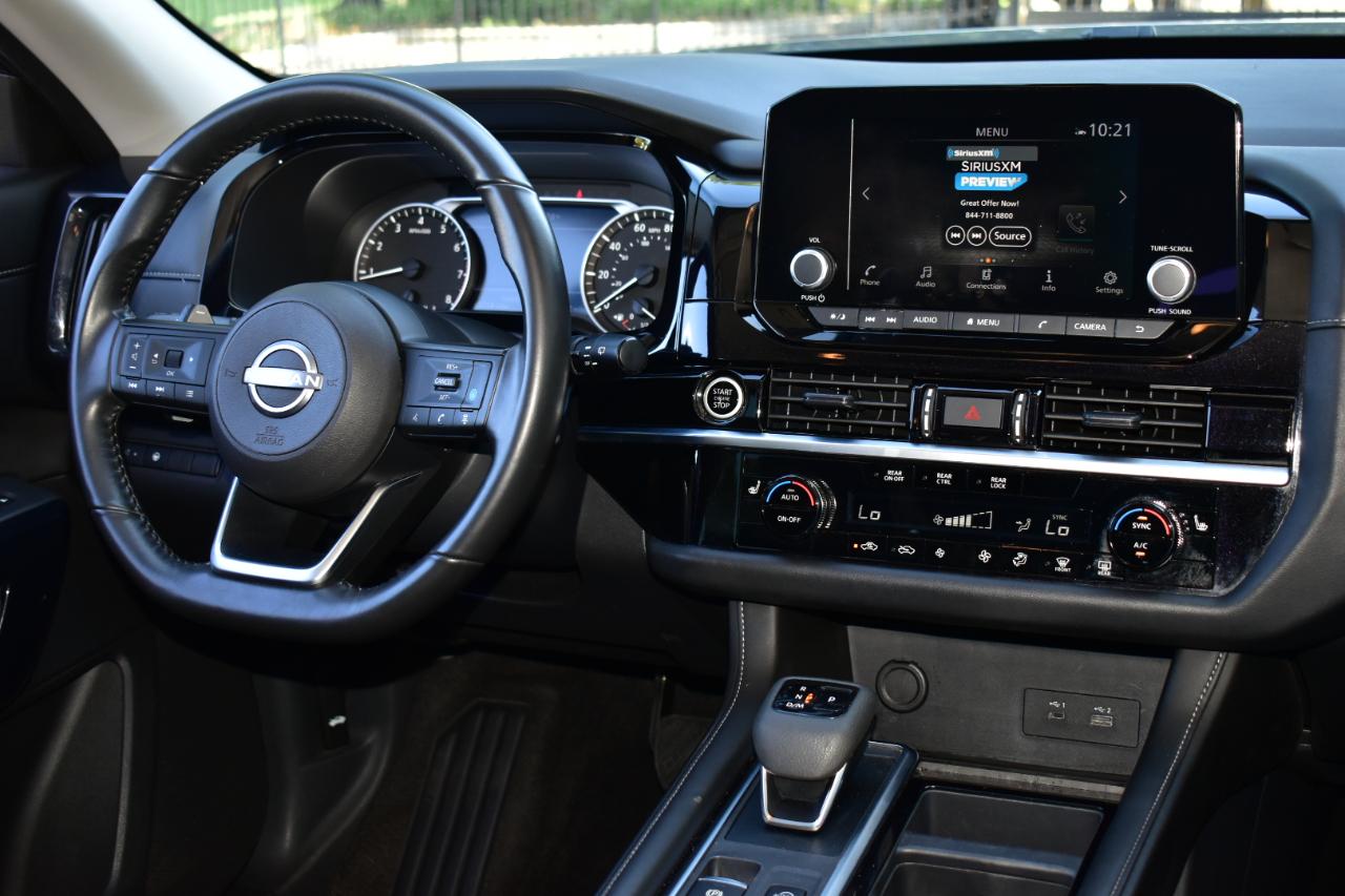 Nissan Pathfinder SV 2WD 2024
