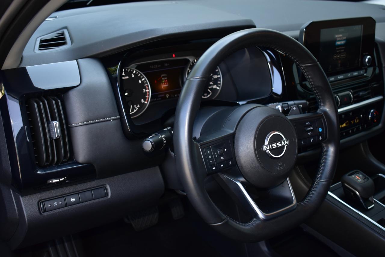 Nissan Pathfinder SV 2WD 2024