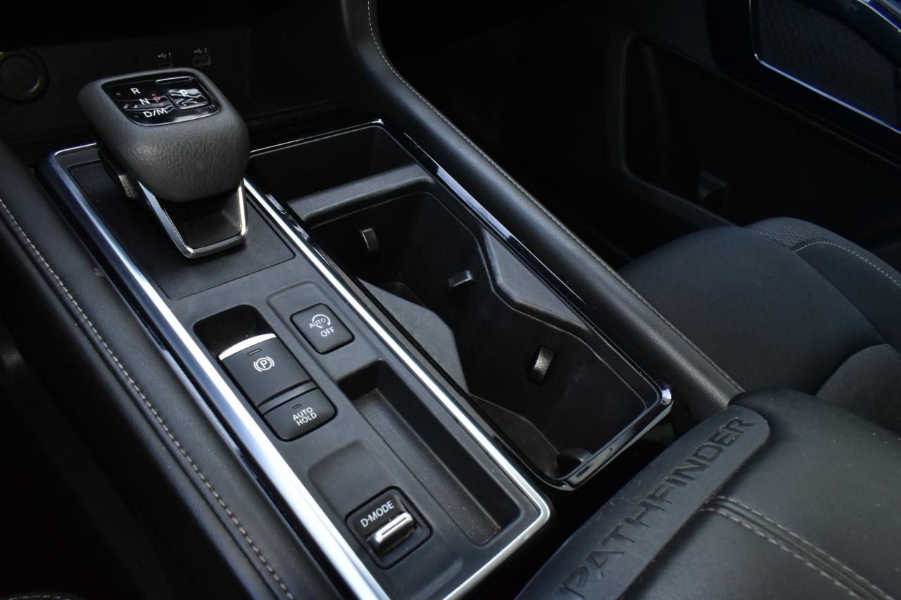 Nissan Pathfinder SV 2WD 2024