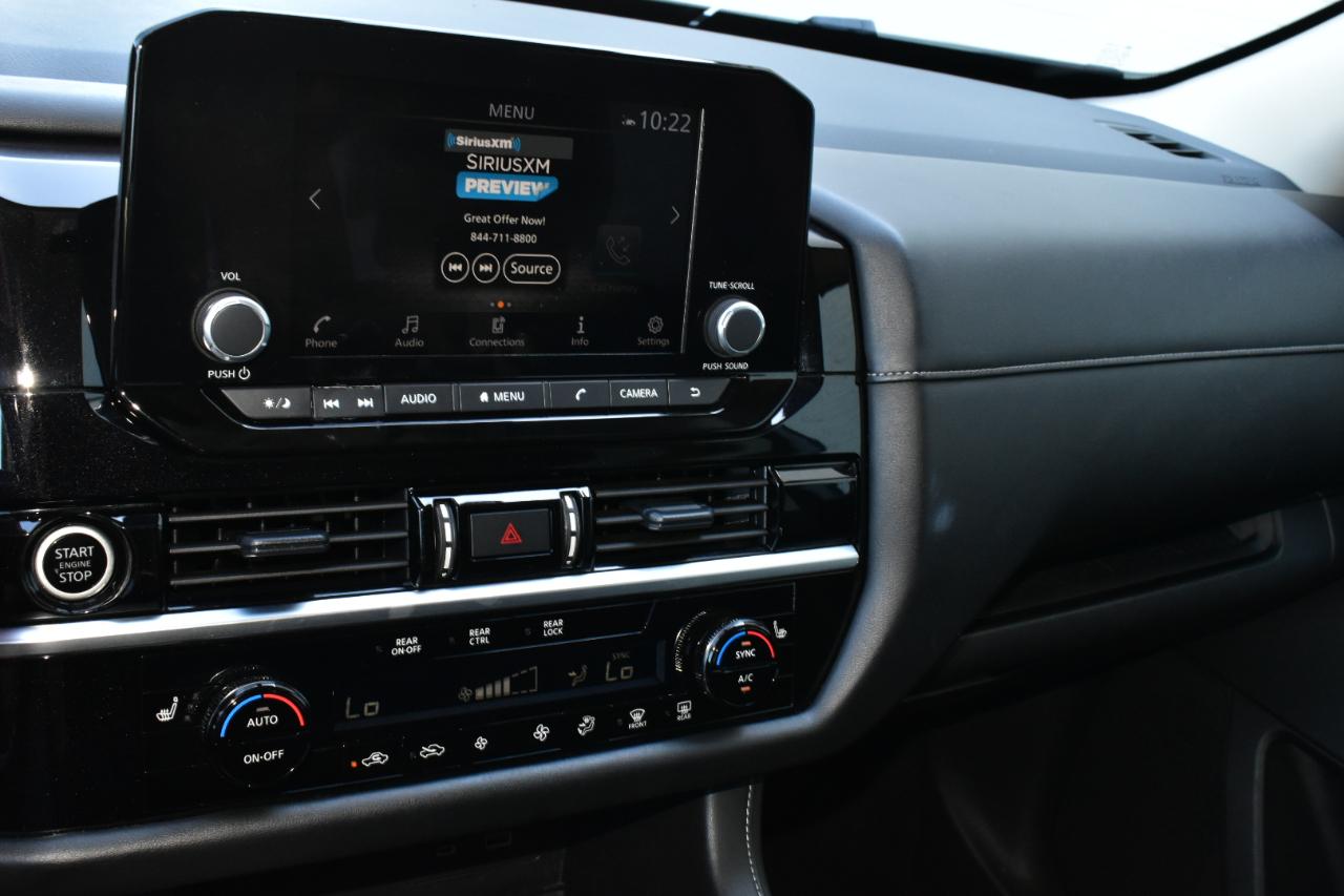 Nissan Pathfinder SV 2WD 2024