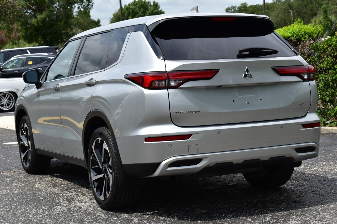 Mitsubishi Outlander SE FWD 2024
