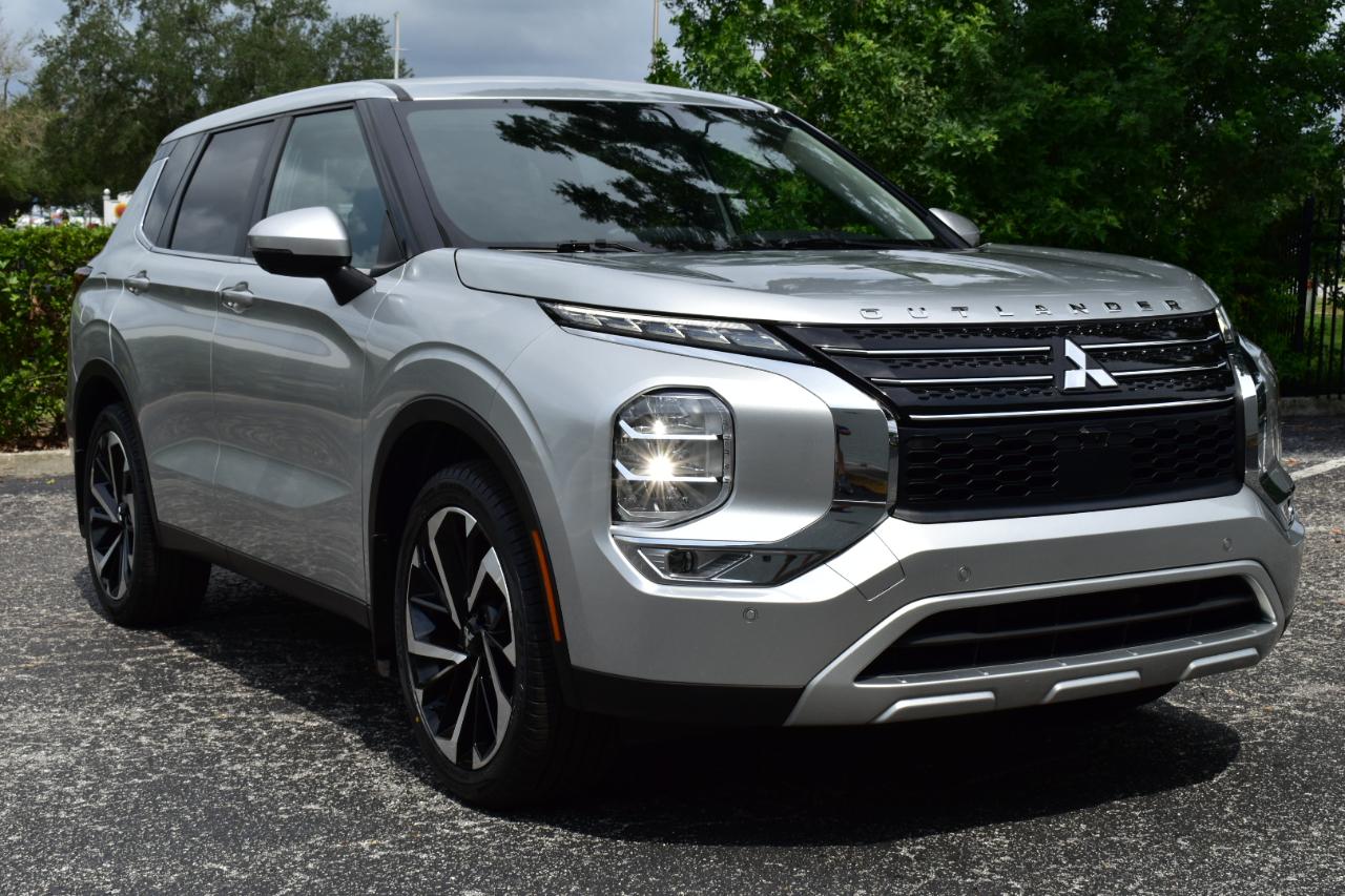 Mitsubishi Outlander SE FWD 2024
