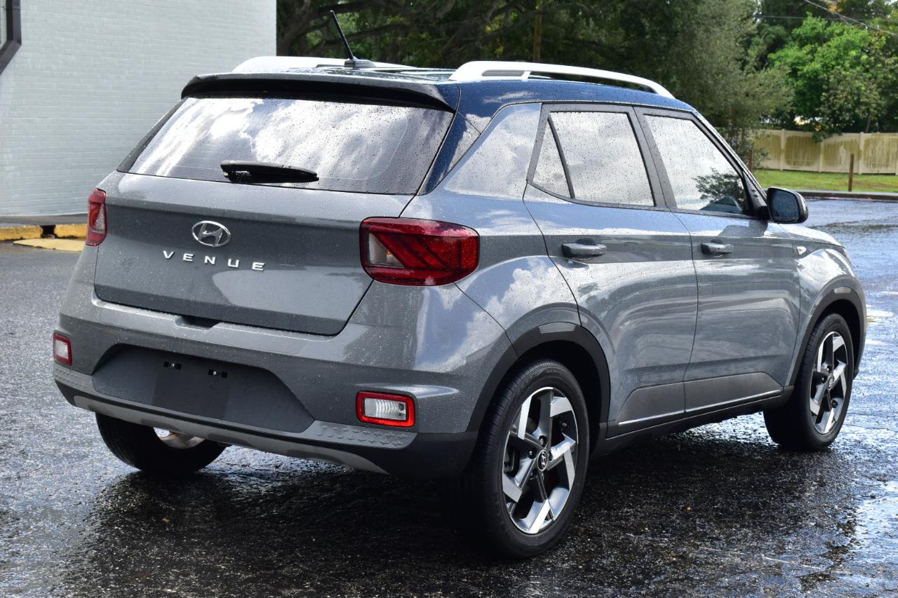 Hyundai Venue Limited IVT 2023