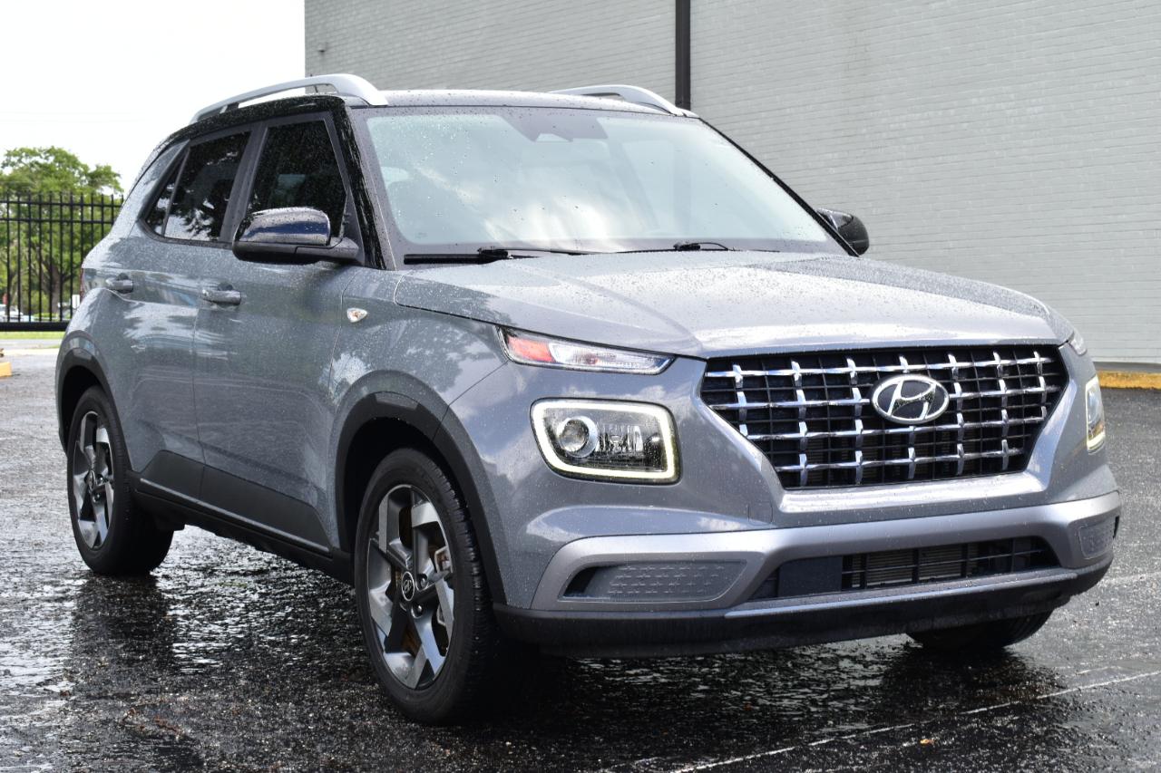 Hyundai Venue Limited IVT 2023