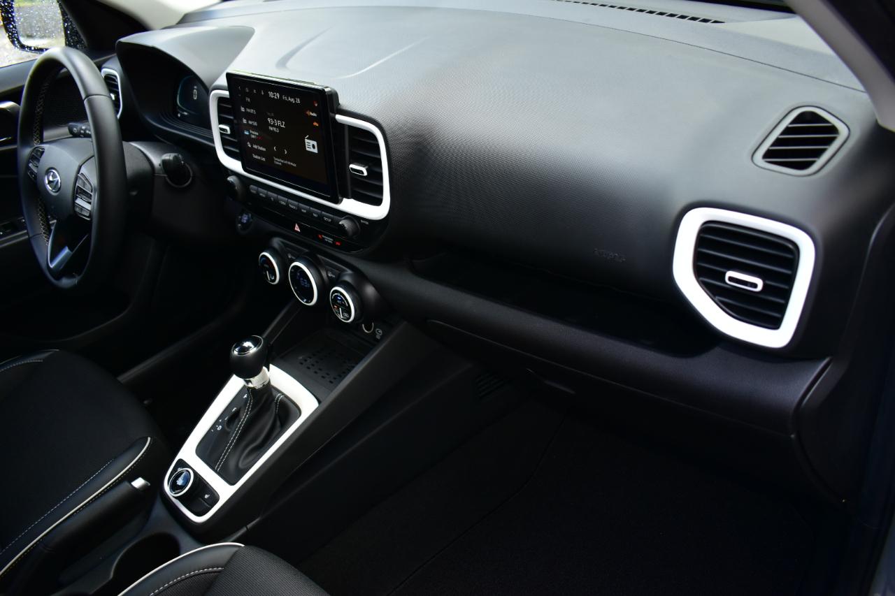 Hyundai Venue Limited IVT 2023