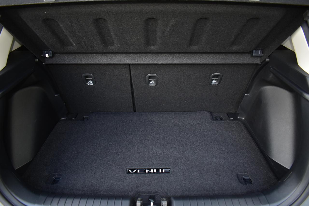 Hyundai Venue Limited IVT 2023