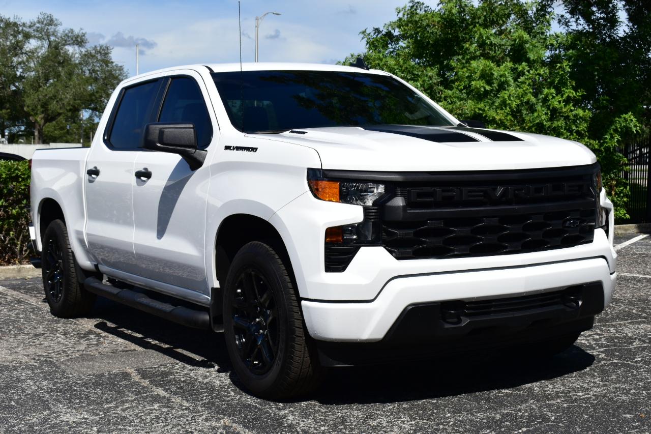 Chevrolet Silverado 1500 2WD Crew Cab 147" Custom 2026