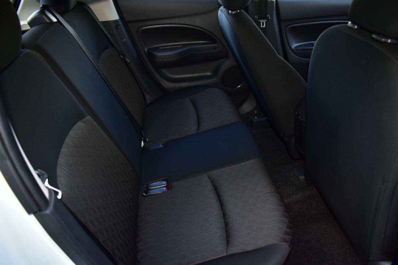 Mitsubishi Mirage ES CVT 2024