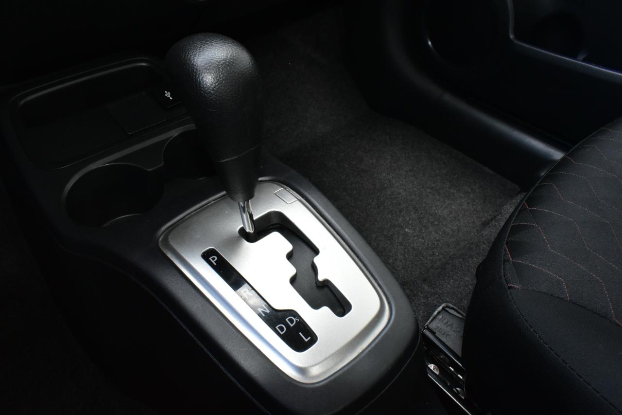 Mitsubishi Mirage ES CVT 2024
