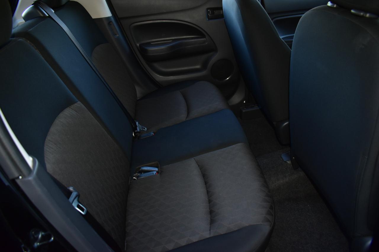 Mitsubishi Mirage ES CVT 2024