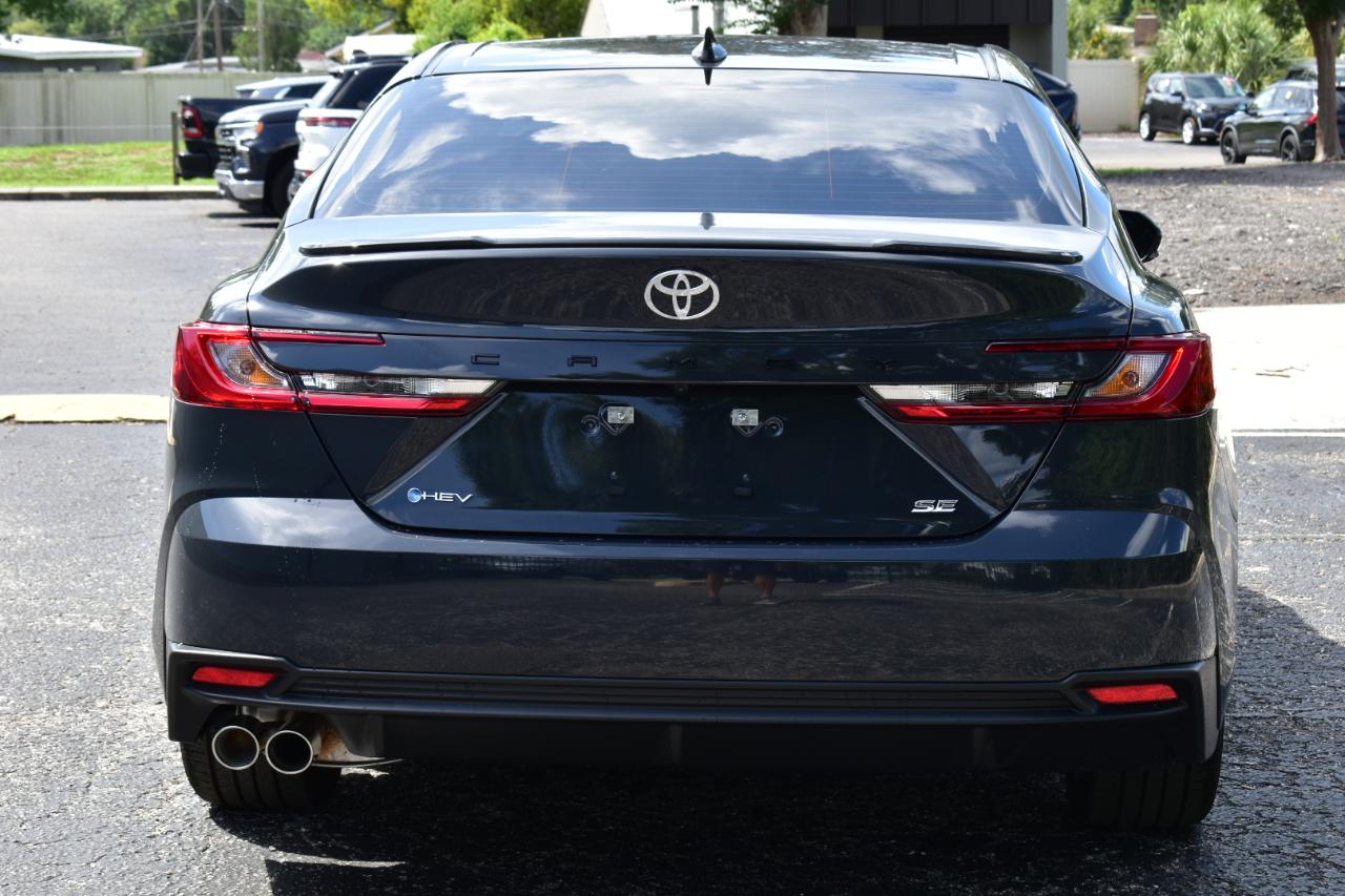 Toyota Camry SE (Natl) 2026