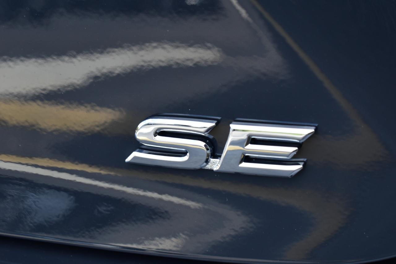 Toyota Camry SE (Natl) 2026