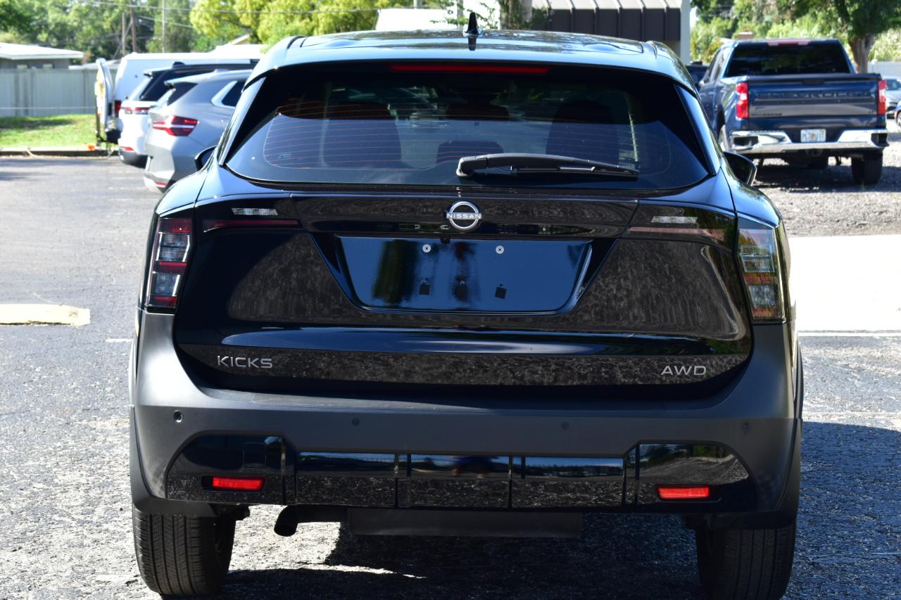 Nissan Kicks S AWD 2025