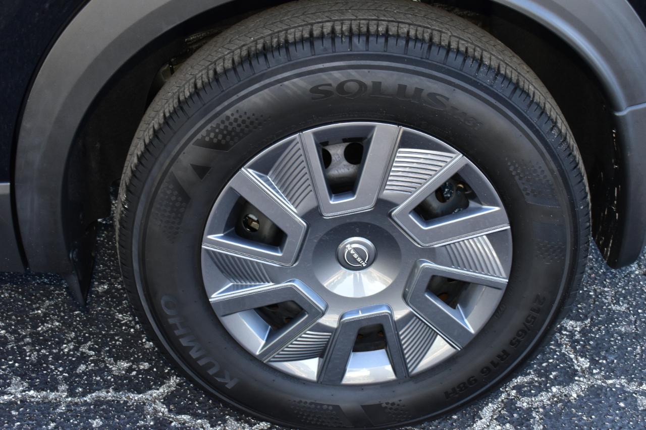 Nissan Kicks S AWD 2025