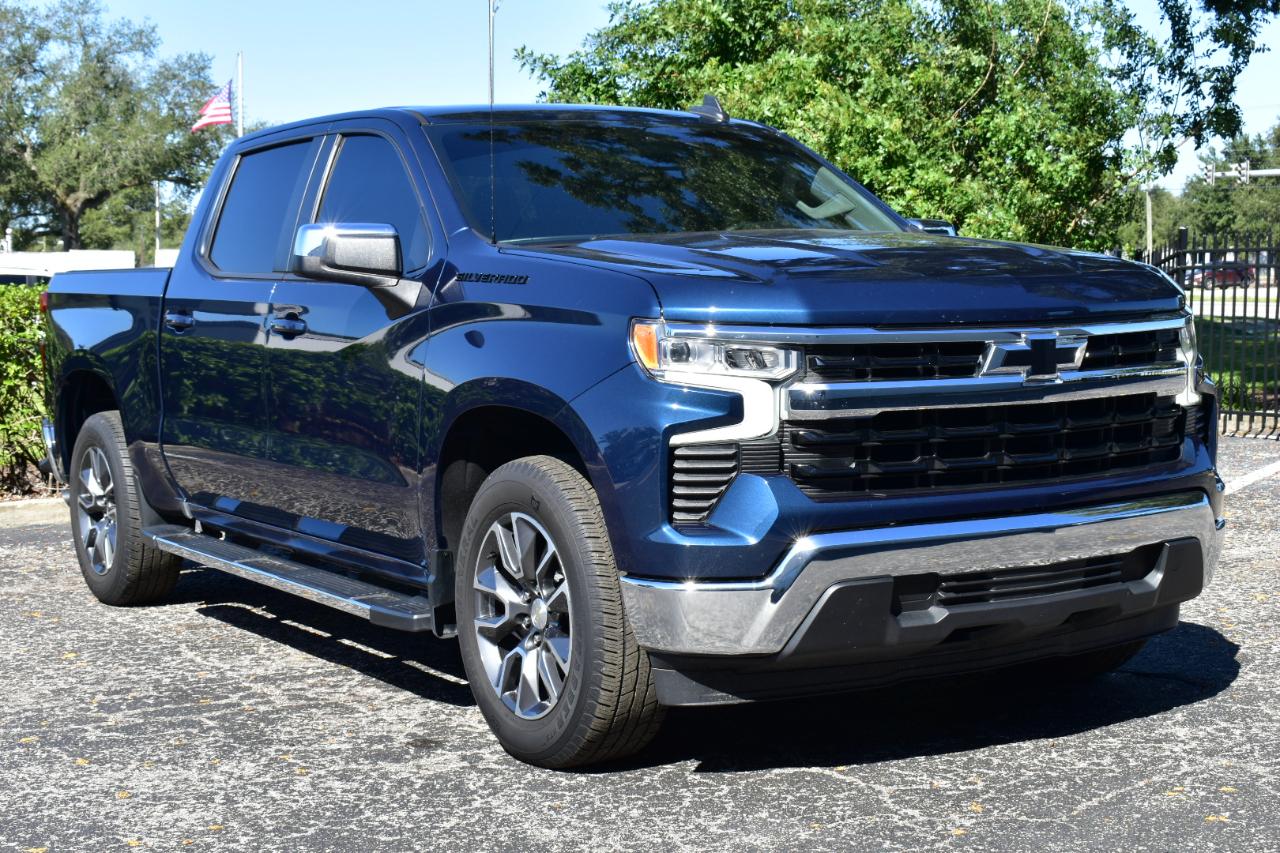 Chevrolet Silverado 1500 2WD Crew Cab 147" LT 2023