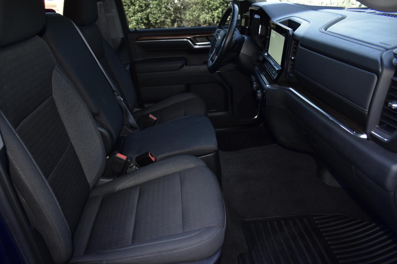 Chevrolet Silverado 1500 2WD Crew Cab 147" LT 2023