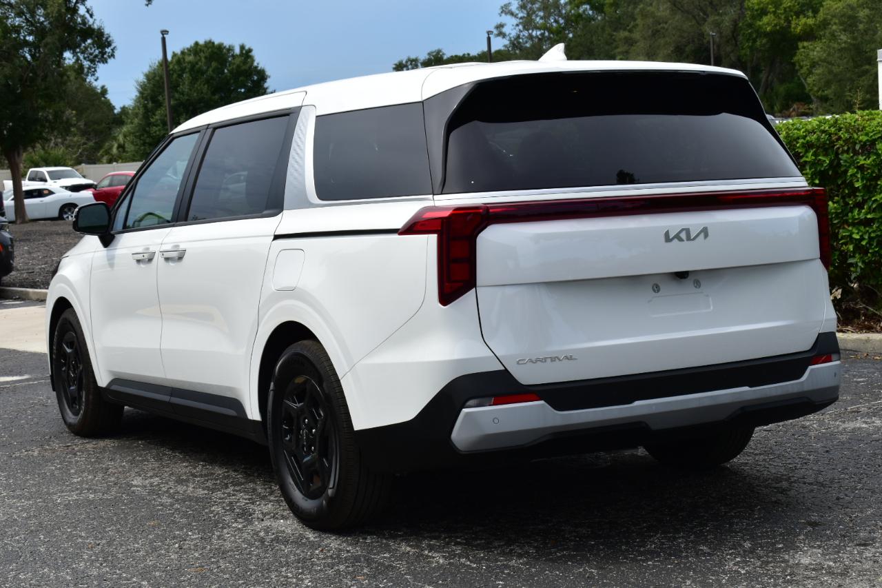 Kia Carnival LXS FWD 2025